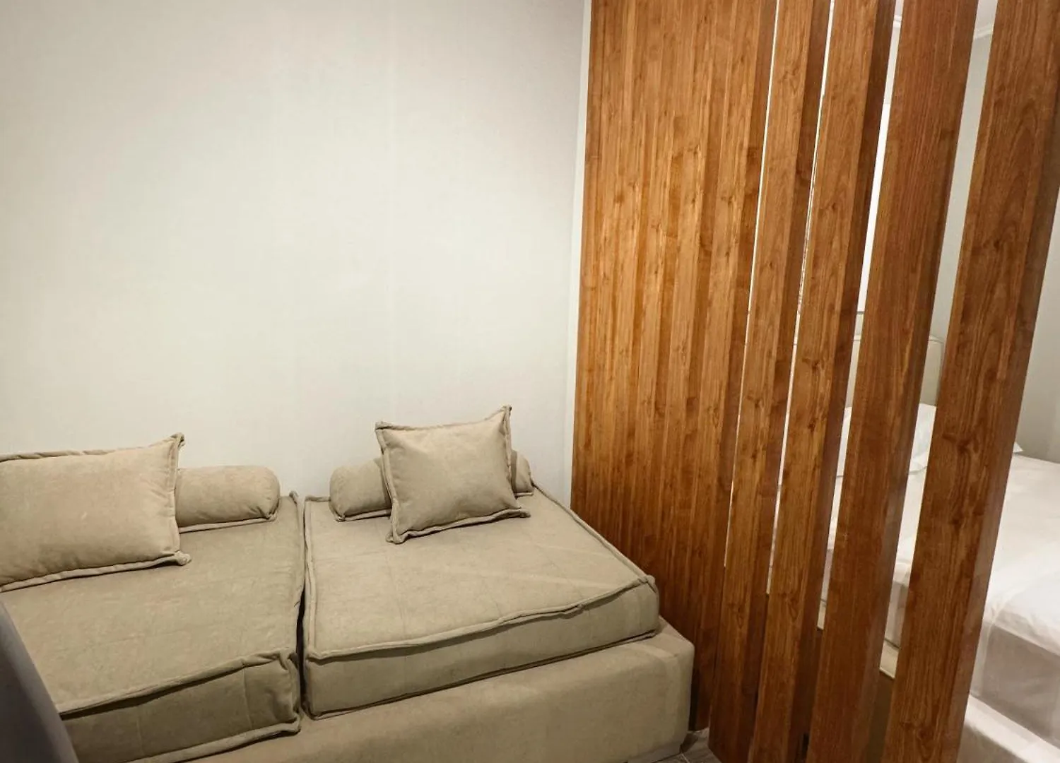 Square 24 Apartment Gjirokastër