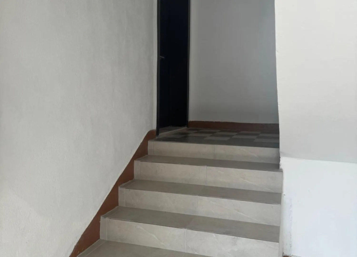 Square 24 Apartment Gjirokastër